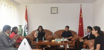 駐孟買總領(lǐng)事鄭曦原會見中國簽證代辦中心負責(zé)人，共商簽證服務(wù)優(yōu)化